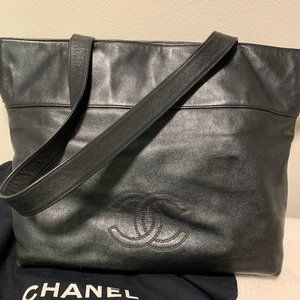 Chanel - Black Vintage Leather Tote bag